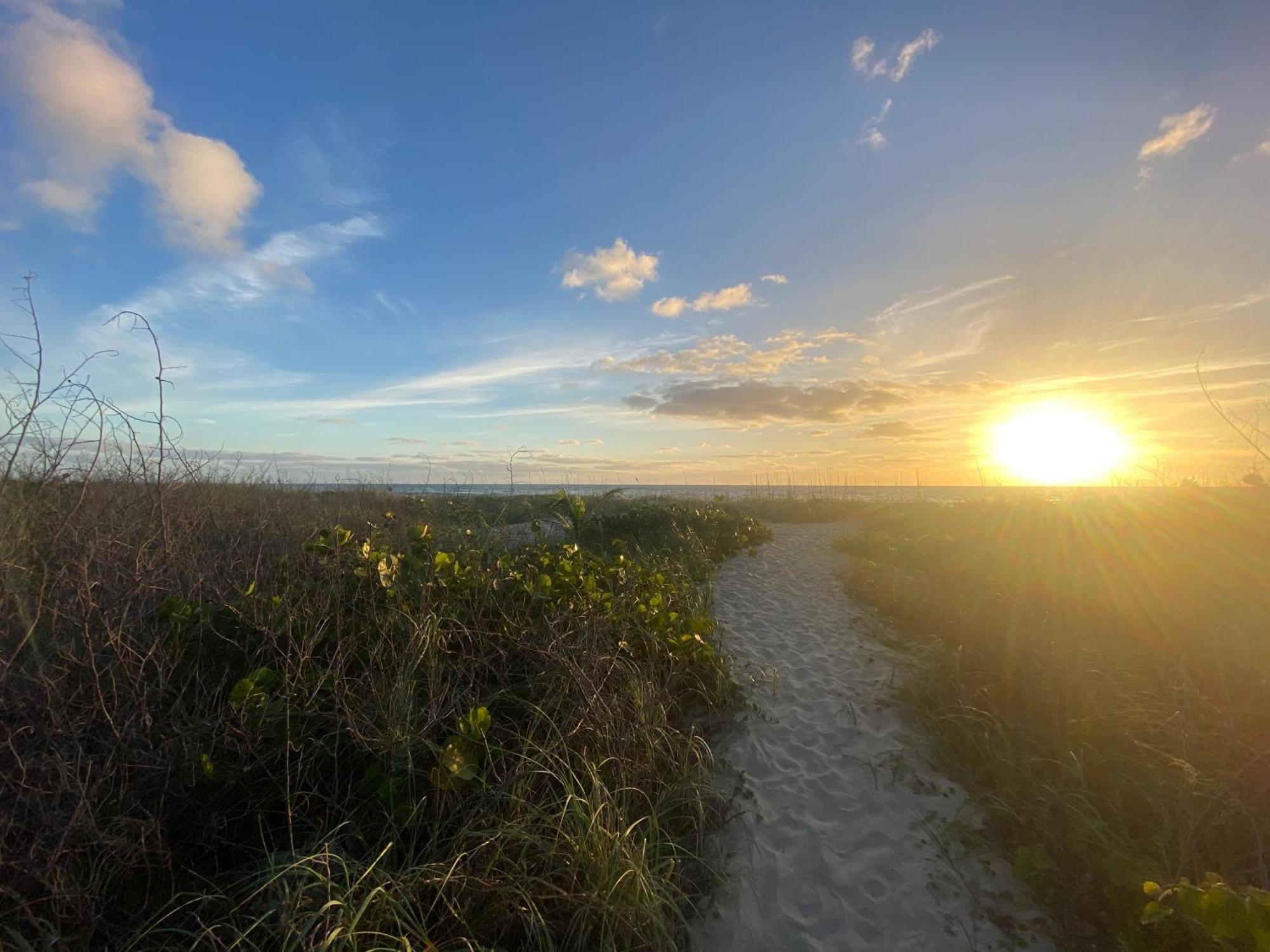 Sandy Shores - 2Br Beach Getaway And Surf Spot Fort Pierce Exterior foto